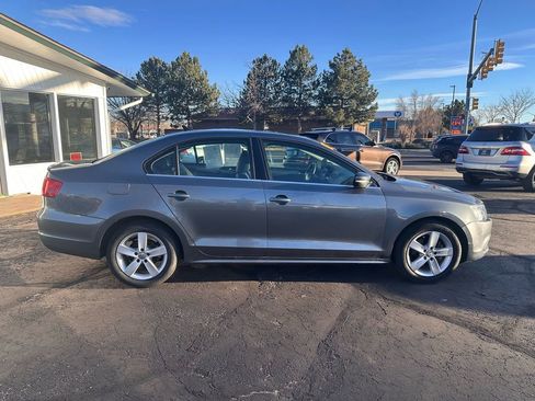 Used 2013 Volkswagen Jetta TDI image 2