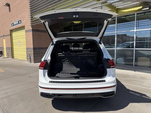 Used 2024 Volkswagen Tiguan SE R-Line FWD image 34