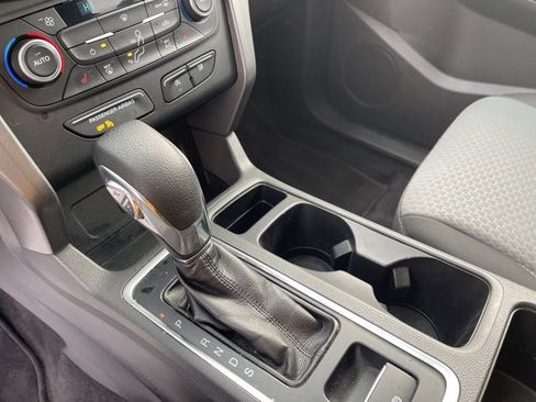 Used 2018 Ford Escape SE w/ SE Sync 3 Package image 16