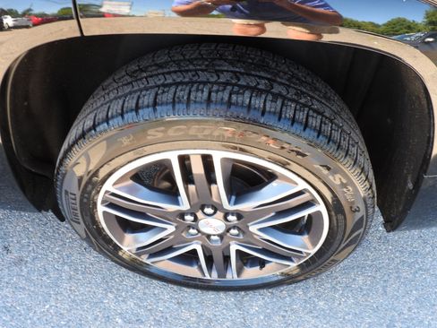 Used 2017 GMC Acadia Denali w/ Technology Package image 28