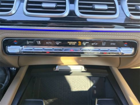 Used 2024 Mercedes-Benz GLS 450 4MATIC image 31