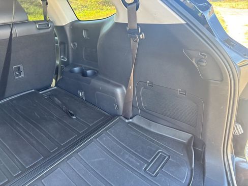 Used 2020 Toyota Highlander XLE image 48