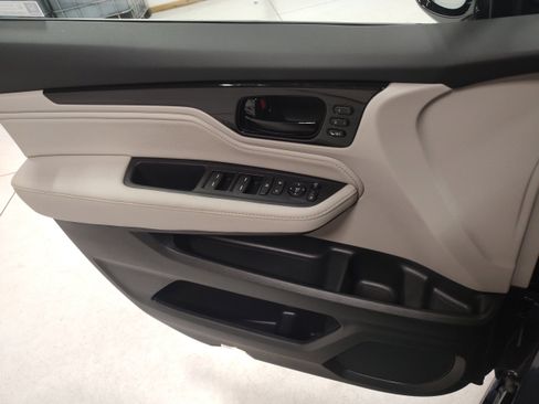 New 2026 Honda Odyssey Elite image 8
