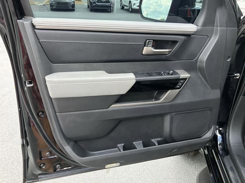 Used 2025 Toyota Tundra Limited AWD/4WD image 14