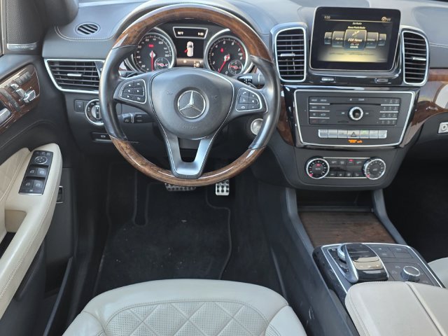Used 2017 Mercedes-Benz GLE 400 4MATIC image 11
