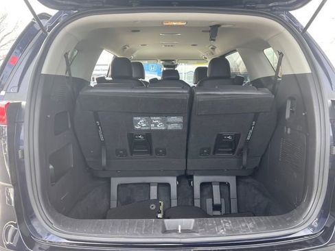 Used 2024 Kia Carnival LX FWD image 16
