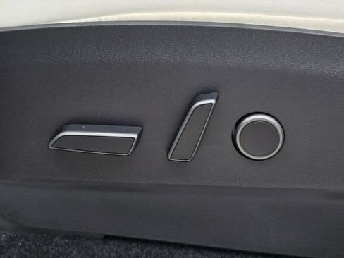 Used 2023 Tesla Model Y Long Range AWD/4WD image 24