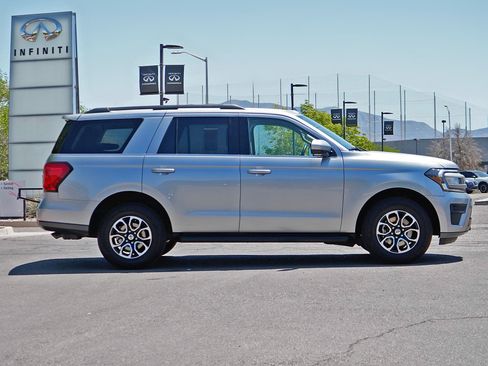 Used 2024 Ford Expedition XLT AWD/4WD image 13