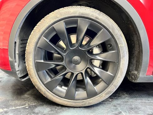 Used 2023 Tesla Model Y Long Range AWD/4WD image 26