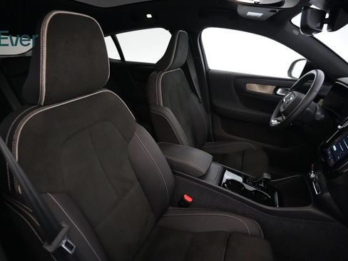 Used 2023 Volvo C40 P8 Recharge Ultimate AWD/4WD image 23