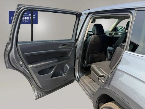 Used 2018 Volkswagen Atlas SEL w/ R-Line Package FWD image 29
