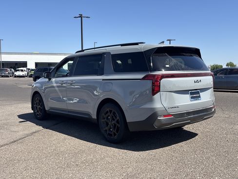 Certified 2026 Kia Carnival SX w/ SX Dark Edition Package FWD image 4