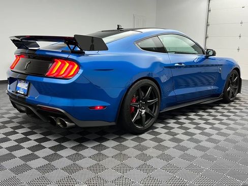 Used 2021 Ford Mustang Shelby GT500 w/ Carbon Fiber Track Pack RWD image 5