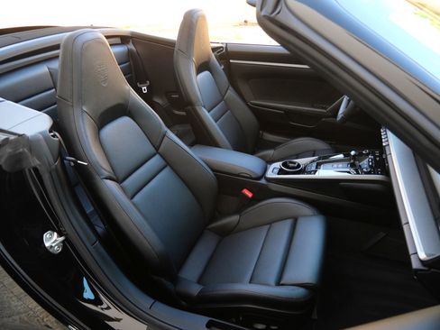 Used 2025 Porsche 911 Carrera image 22