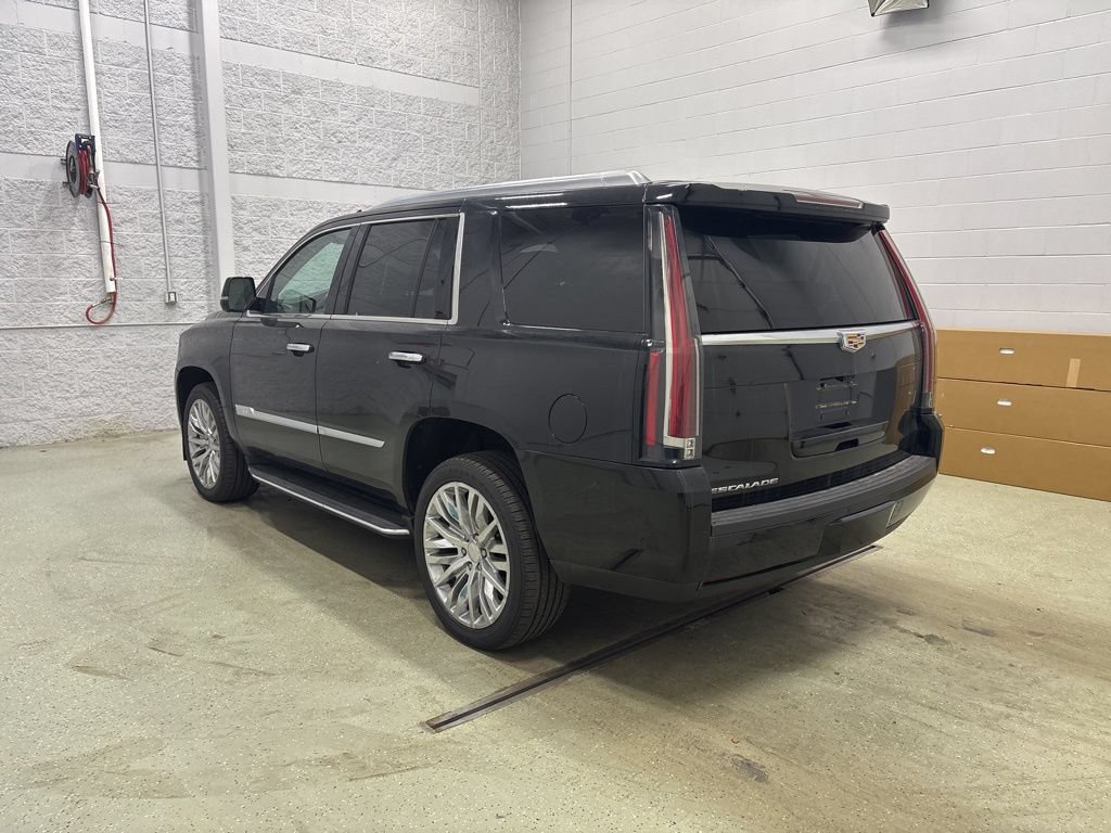 Used 2020 Cadillac Escalade Premium Luxury AWD/4WD image 5