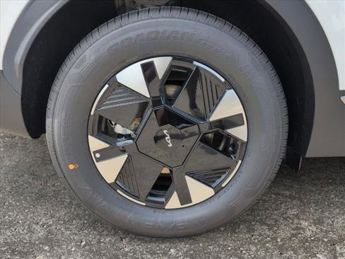 New 2026 Kia Sportage LX image 16