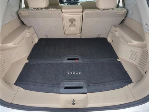 Used 2020 Nissan Rogue SL w/ Premium Package image 20