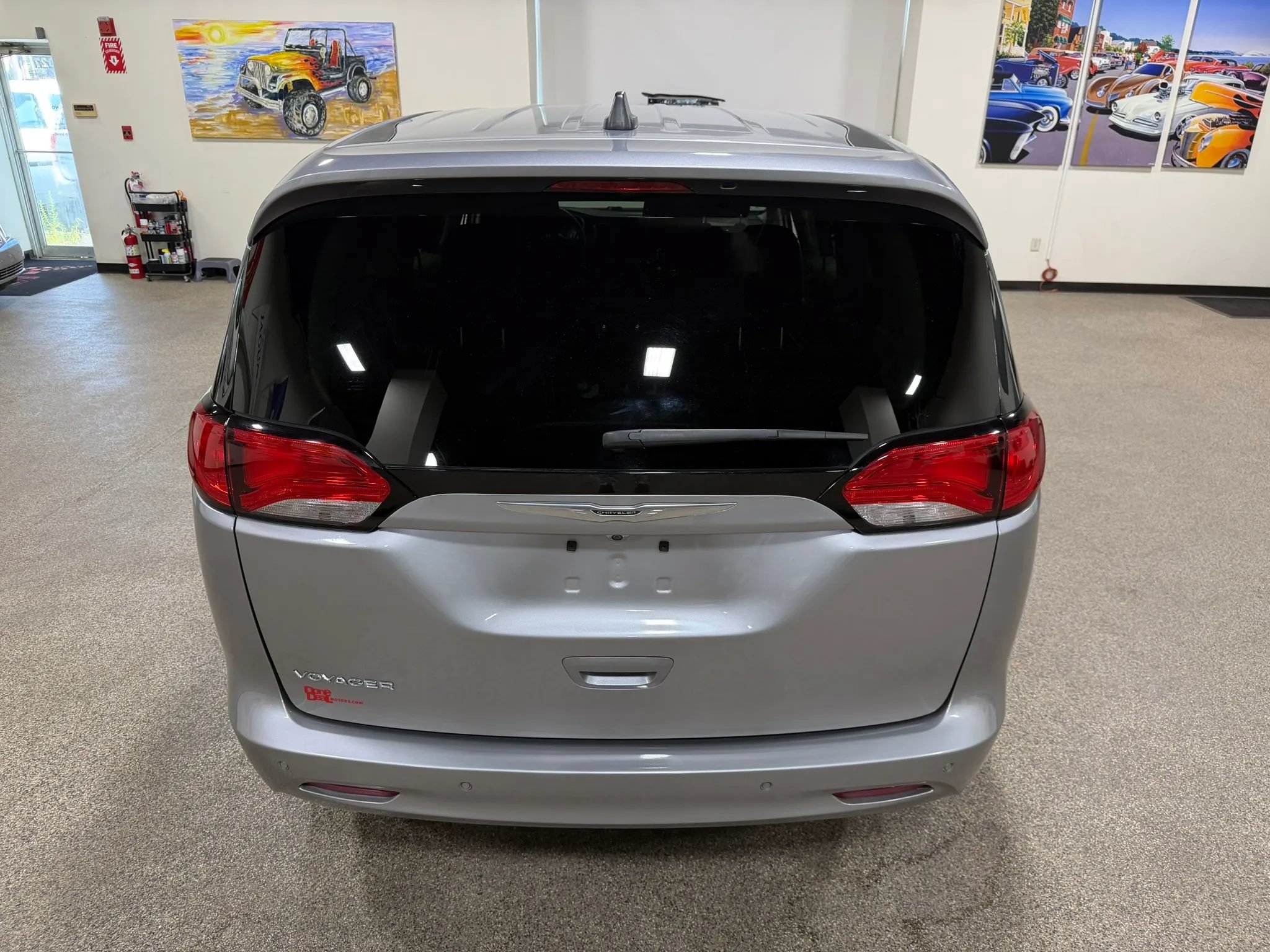 Used 2021 Chrysler Voyager L FWD image 17