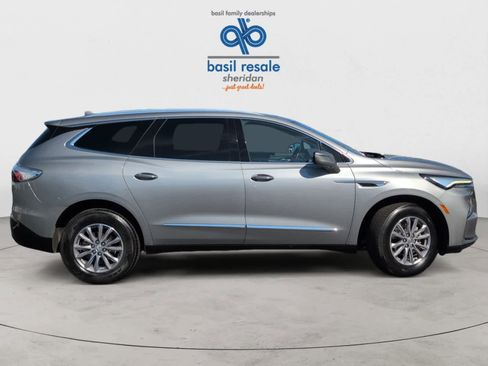 Used 2024 Buick Enclave Premium image 10