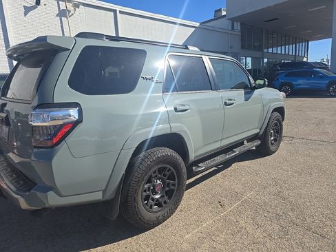 Used 2022 Toyota 4Runner TRD Off-Road Premium image 4
