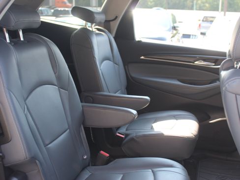 Used 2018 Buick Enclave Essence FWD image 32