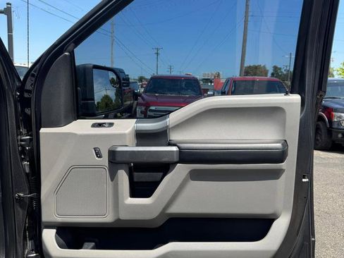 Used 2015 Ford F150 XLT w/ Equipment Group 302A Luxury AWD/4WD image 17