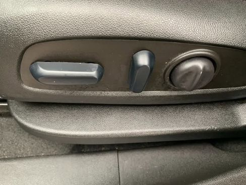 Certified 2023 GMC Terrain SLE w/ Driver Convenience Package image 18