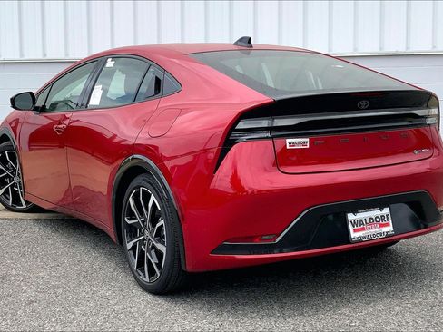 New 2026 Toyota Prius Plug-In Hybrid FWD image 3