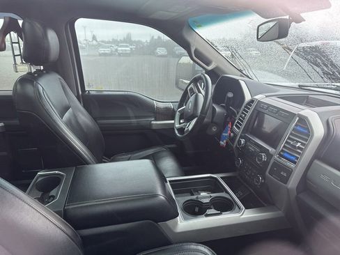 Used 2017 Ford F350 Lariat w/ Chrome Package image 4