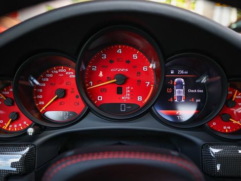 Used 2018 Porsche 911 GT2 RS RWD image 28