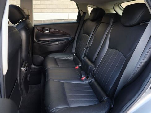 Used 2010 INFINITI EX35 Journey RWD image 23