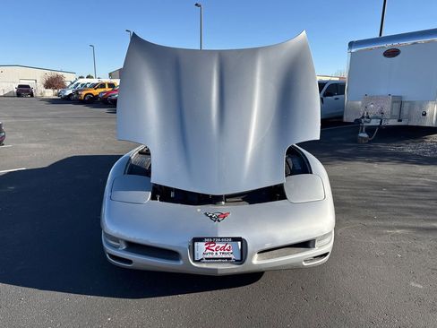Used 2004 Chevrolet Corvette Convertible w/ Preferred Equipment Group RWD image 20