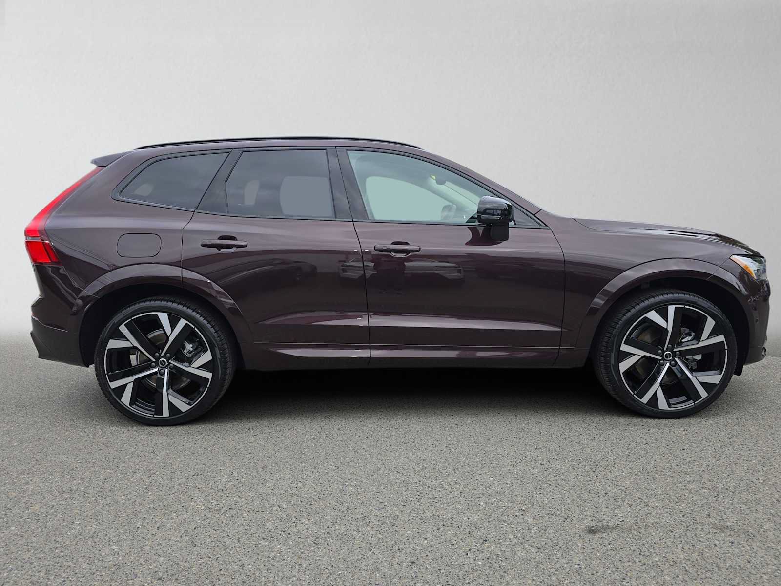Certified 2026 Volvo XC60 T8 Ultra w/ Climate Package AWD/4WD image 3