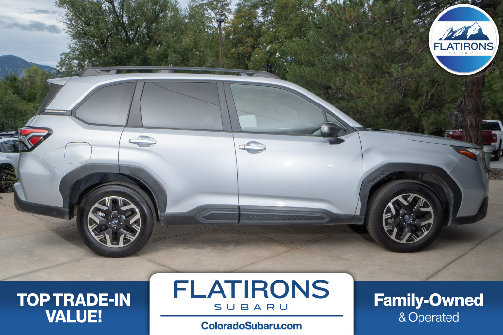 Used 2025 Subaru Forester Premium AWD/4WD image 1