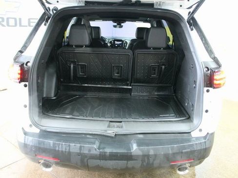 Used 2022 Chevrolet Traverse LT image 13