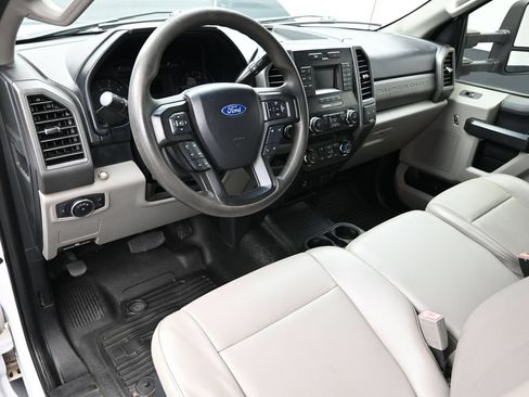 Used 2019 Ford F250 XL w/ Power Equipment Group AWD/4WD image 22