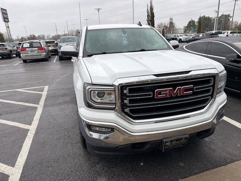 Used 2017 GMC Sierra 1500 SLE w/ SLE Value Package image 10
