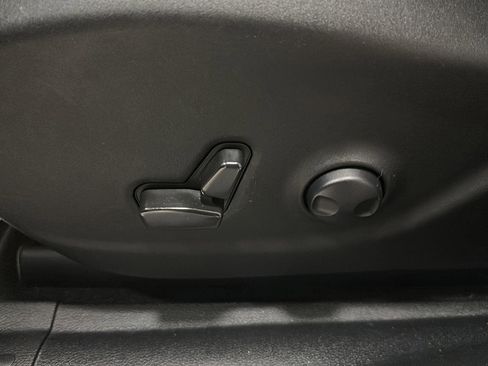 Certified 2022 Jeep Cherokee Limited image 17