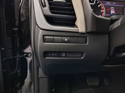 Used 2023 Nissan Rogue SV AWD/4WD image 40