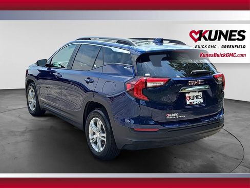 Used 2023 GMC Terrain SLE w/ Driver Convenience Package FWD image 8