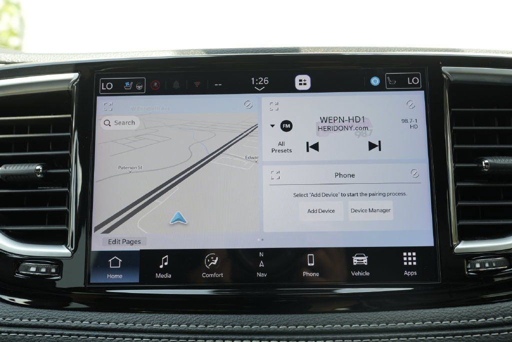 Used 2025 Chrysler Pacifica Limited FWD image 57
