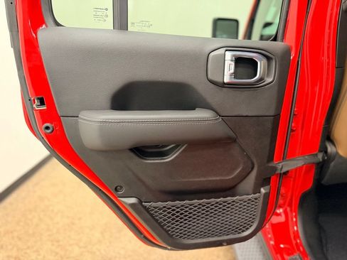 Used 2021 Jeep Wrangler Unlimited Sahara w/ Uconnect 4C Nav & Sound Group AWD/4WD image 23