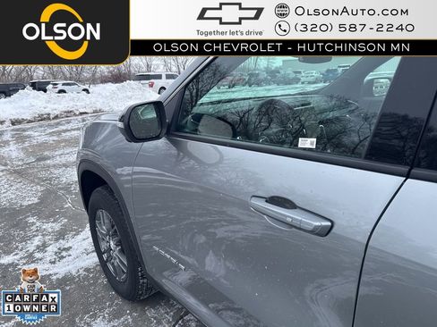 Used 2025 GMC Acadia Elevation image 10