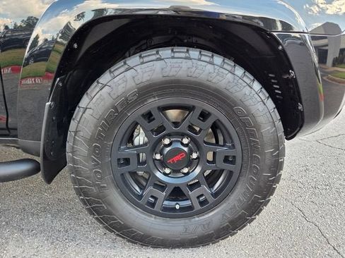 Used 2022 Toyota 4Runner SR5 Premium w/ Moonroof Package RWD image 25