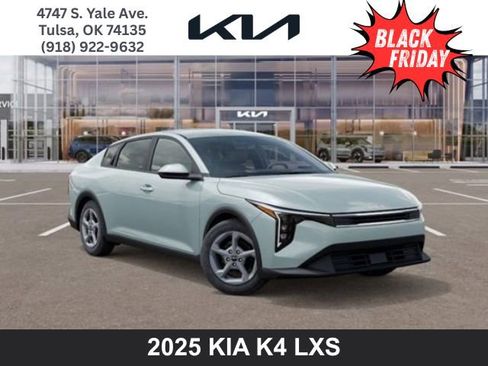New 2025 Kia K4 LXS image 1