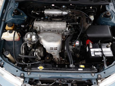 Used 2000 Toyota Camry CE FWD image 38