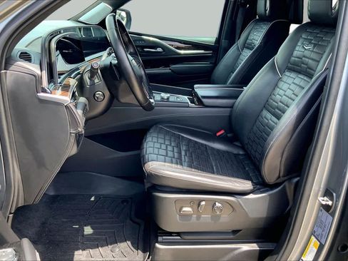 Used 2022 Cadillac Escalade Premium Luxury Platinum w/ Heavy-Duty Trailer Package AWD/4WD image 8