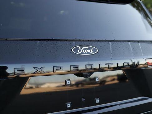 Used 2025 Ford Expedition Platinum w/ Stealth Performance Package AWD/4WD image 51