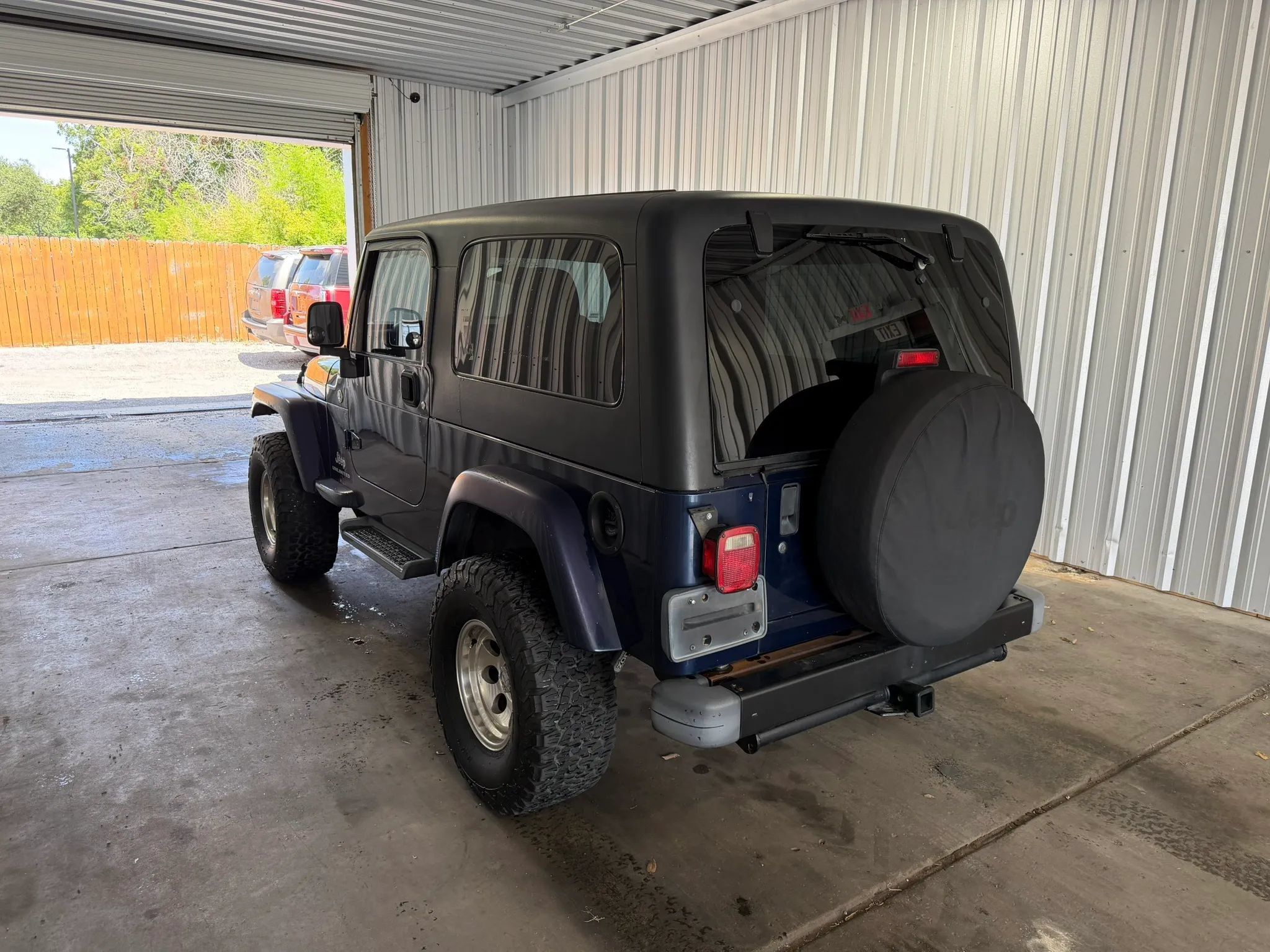 Used 2006 Jeep Wrangler Unlimited AWD/4WD image 2