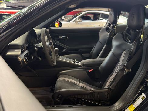 Used 2018 Porsche 911 GT3 RWD image 15